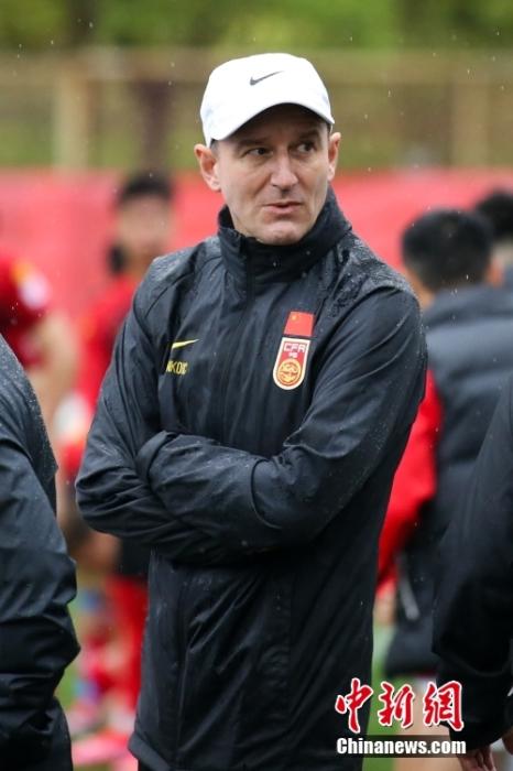 扬科维奇接掌国足帅印 中国男足迎来新主帅