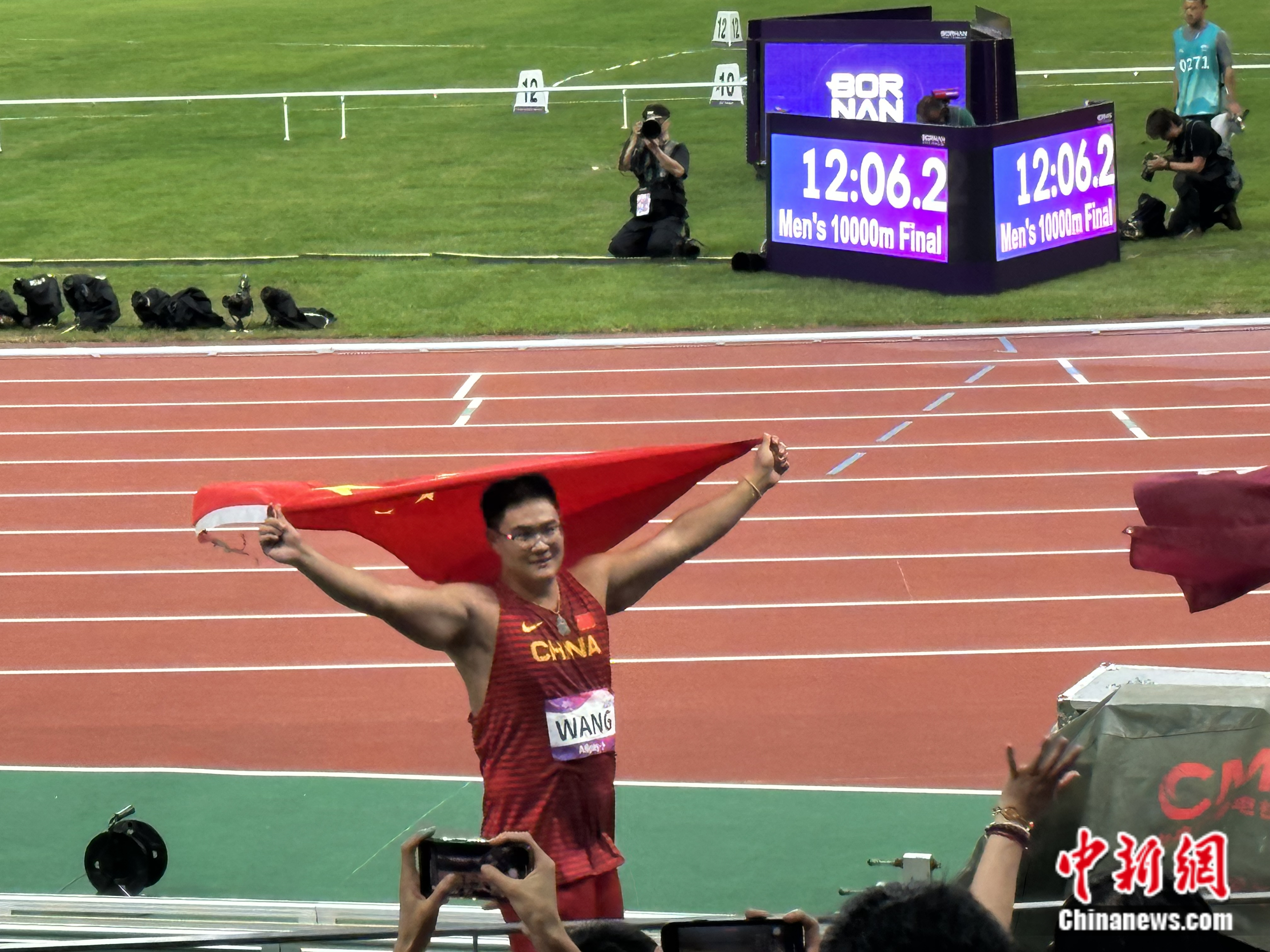 杭州亚运会男子链球决赛王琦72米97夺冠，00后新