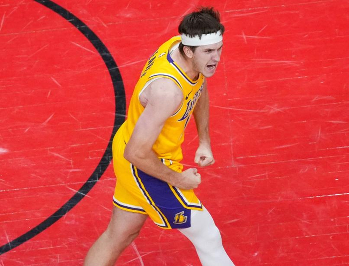 奥斯汀·里夫斯崛起成湖人核心 顶薪合同或成现