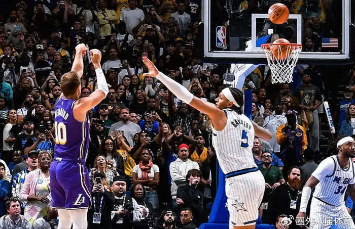 湖人绝杀魔术复仇成功 肯纳德三分定乾坤