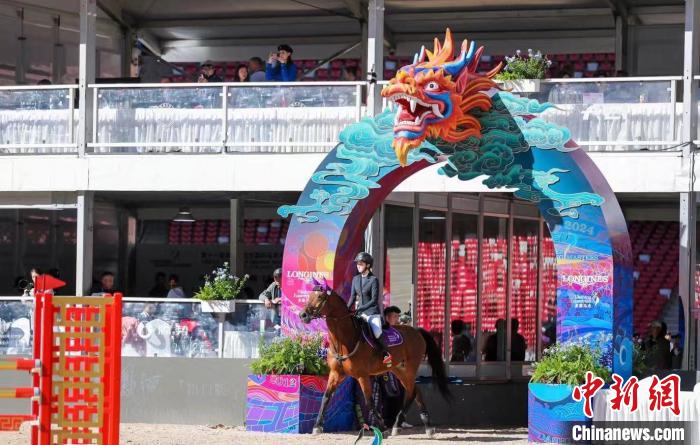 第十一届浪琴表北京国际马术大师赛首日诞生三